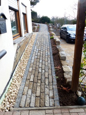Scheuermann-Naturstein-Showroom-Pflaster-10